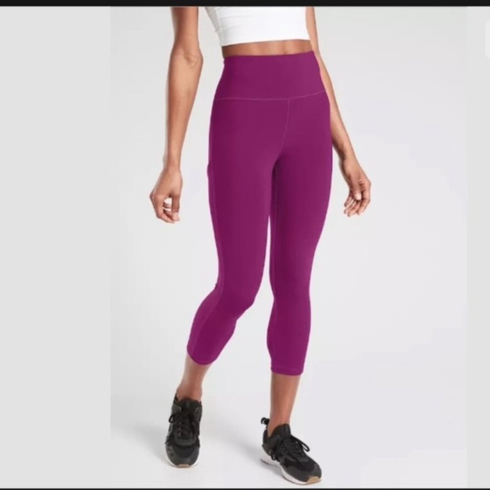 Athleta Ultimate Stash Pocket Capri in Velvet Plum, L
